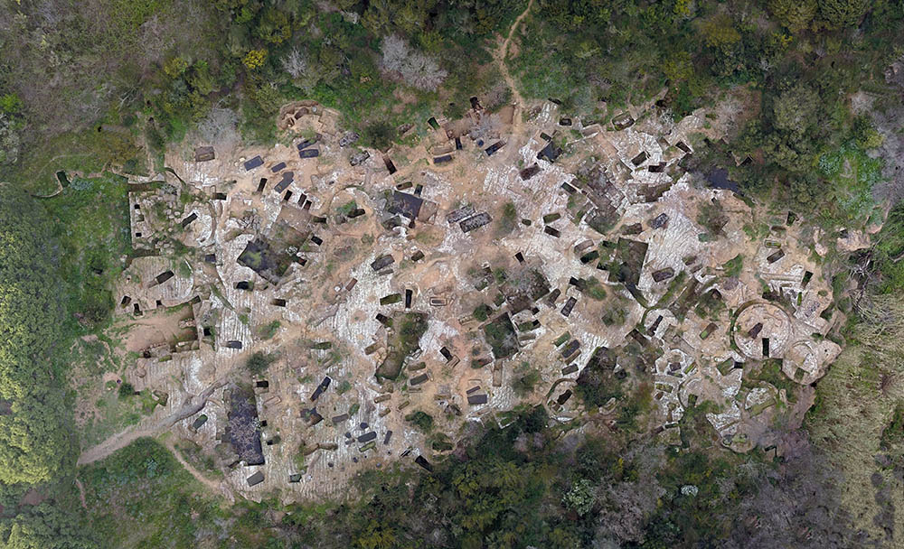 Letecký snímok na výskum katakomb v pekelnom údolí Cerveteri.