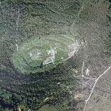 Vertical aerial view to the Monkodonja hillfort with the main components description.